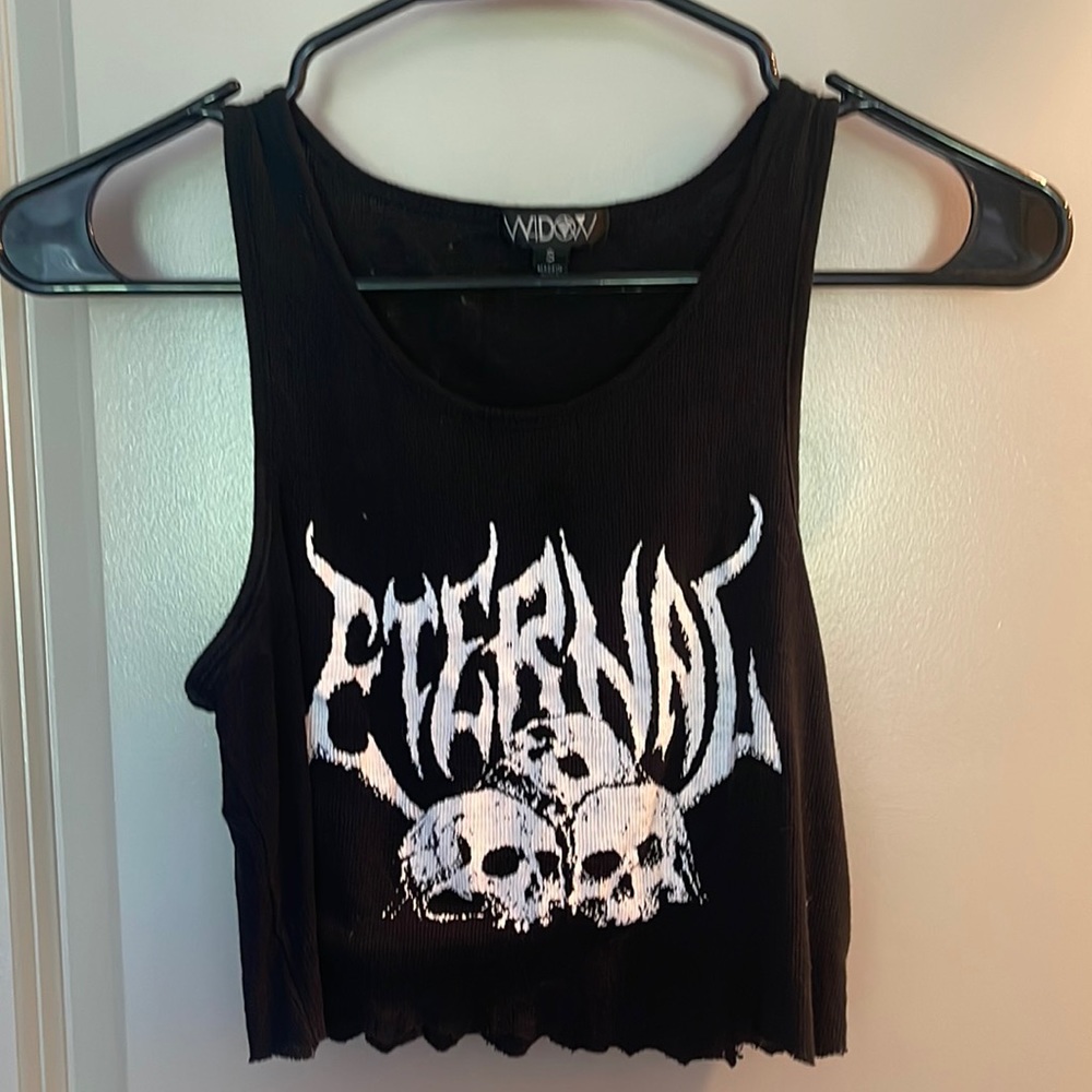 Widow crop top